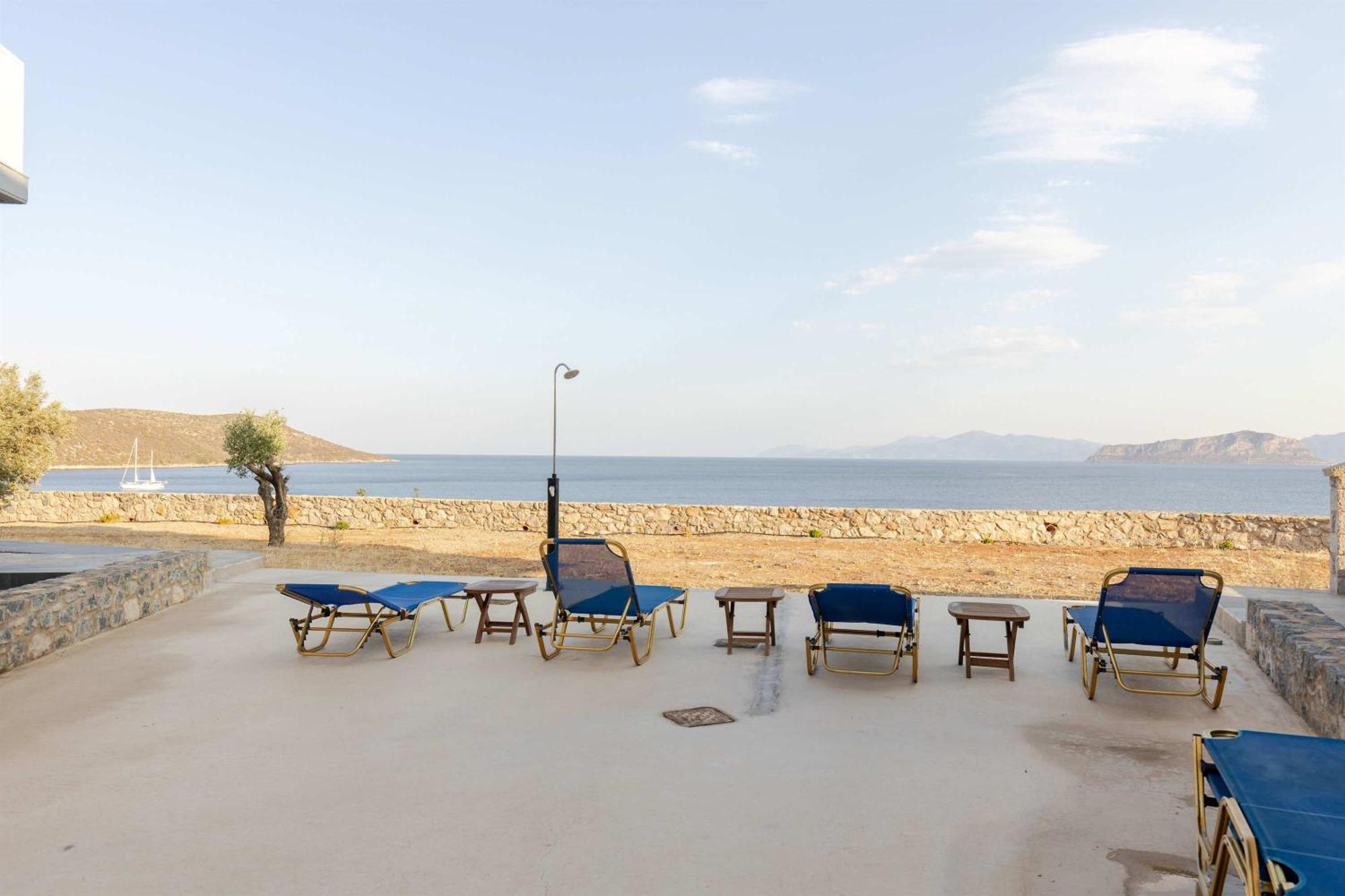 Holiday home Katerina's - Beachfront Stone Paradise