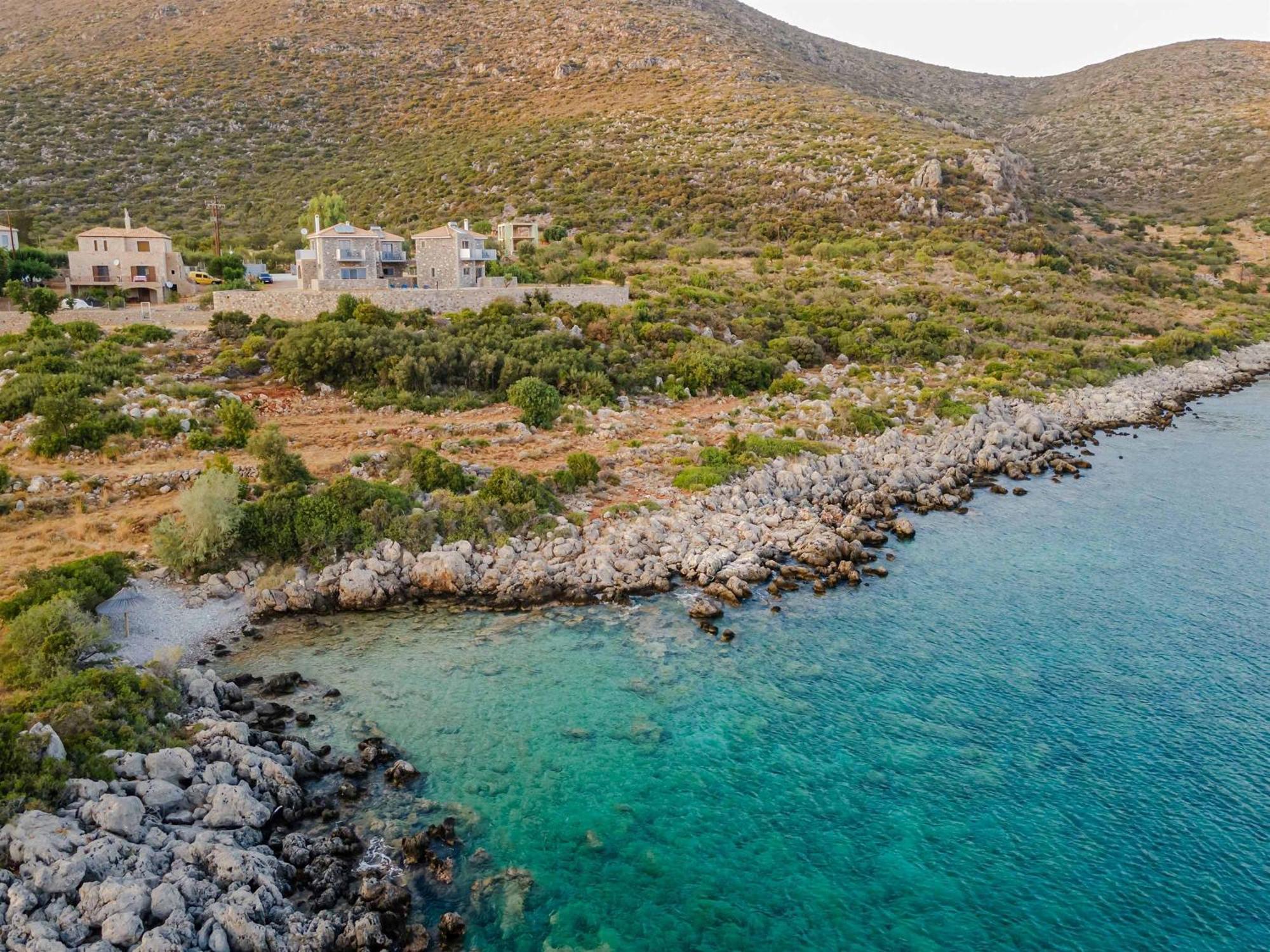 Katerina's - Beachfront Stone Paradise * Monemvasia