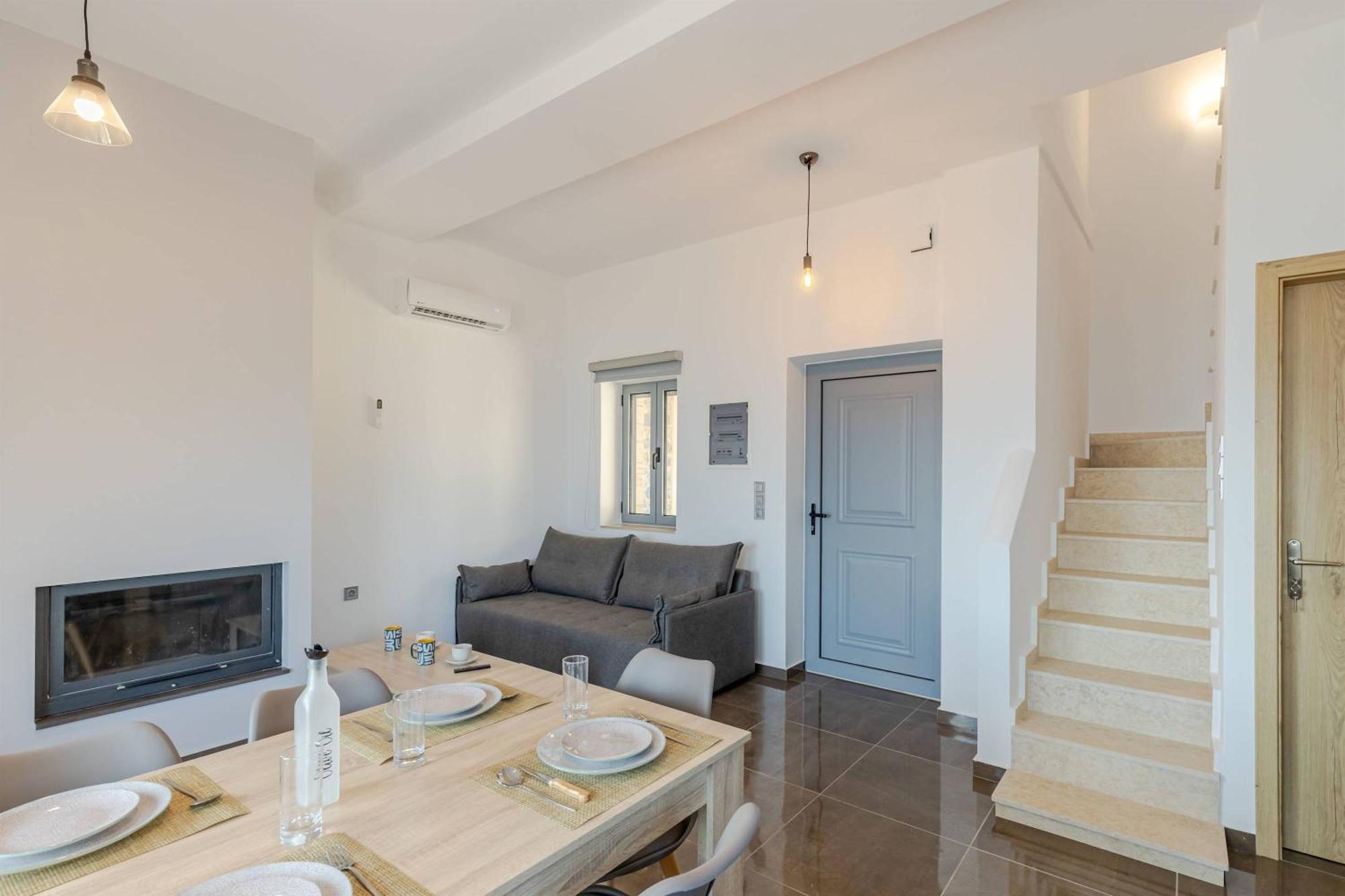 Holiday home Katerina's - Beachfront Stone Paradise *