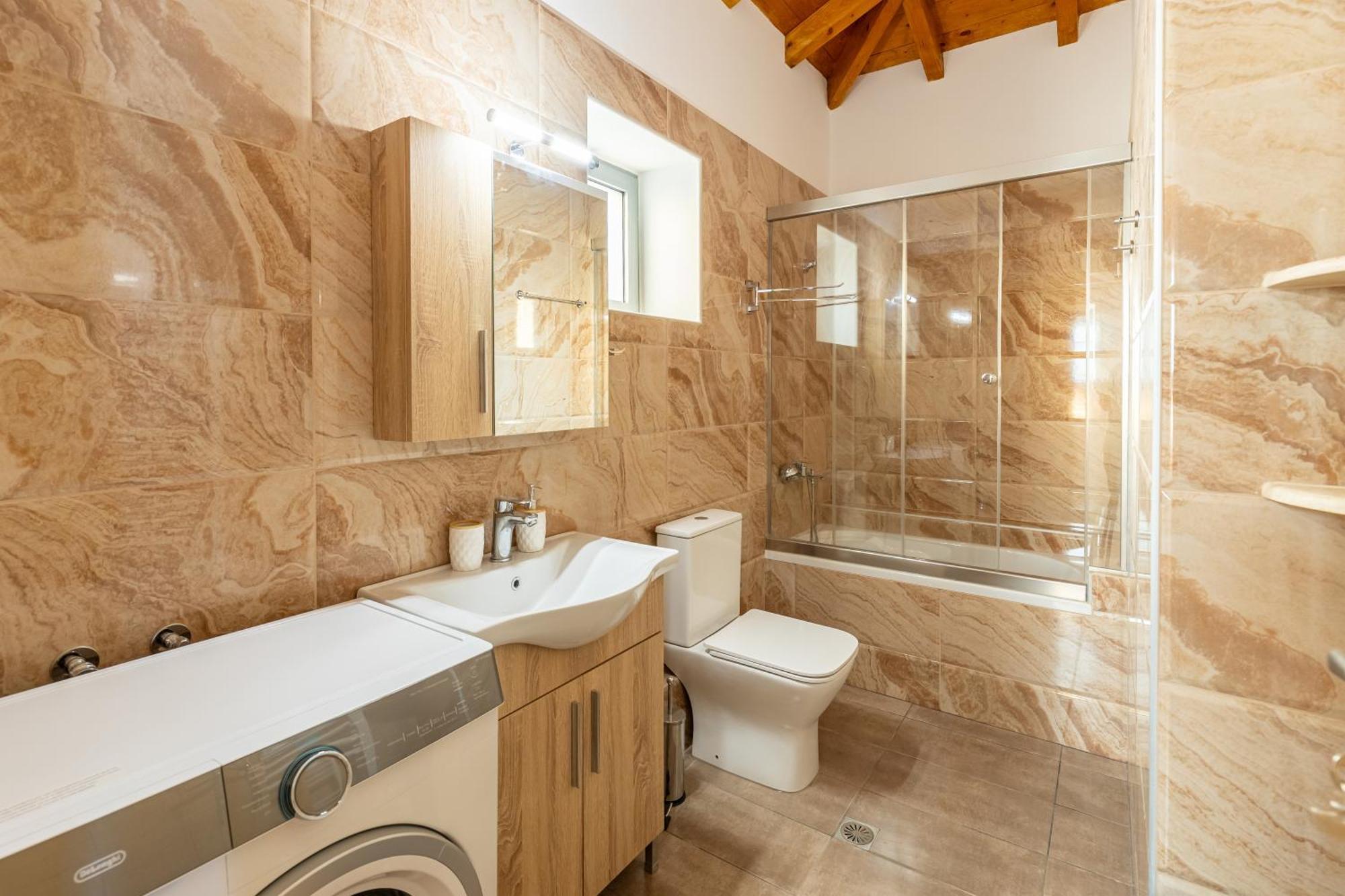 Holiday home Katerina's - Beachfront Stone Paradise