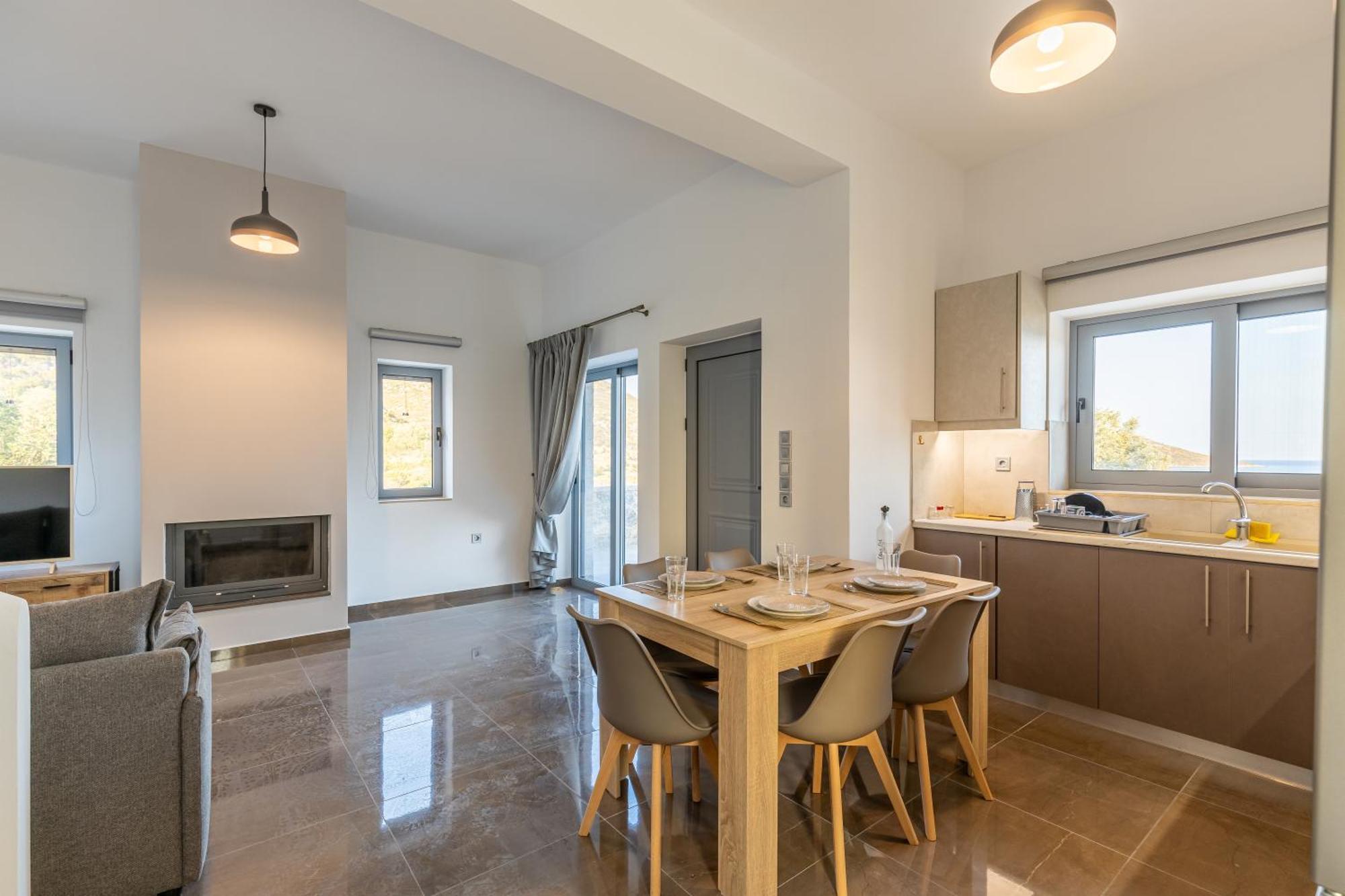 Katerina's - Beachfront Stone Paradise Holiday home *