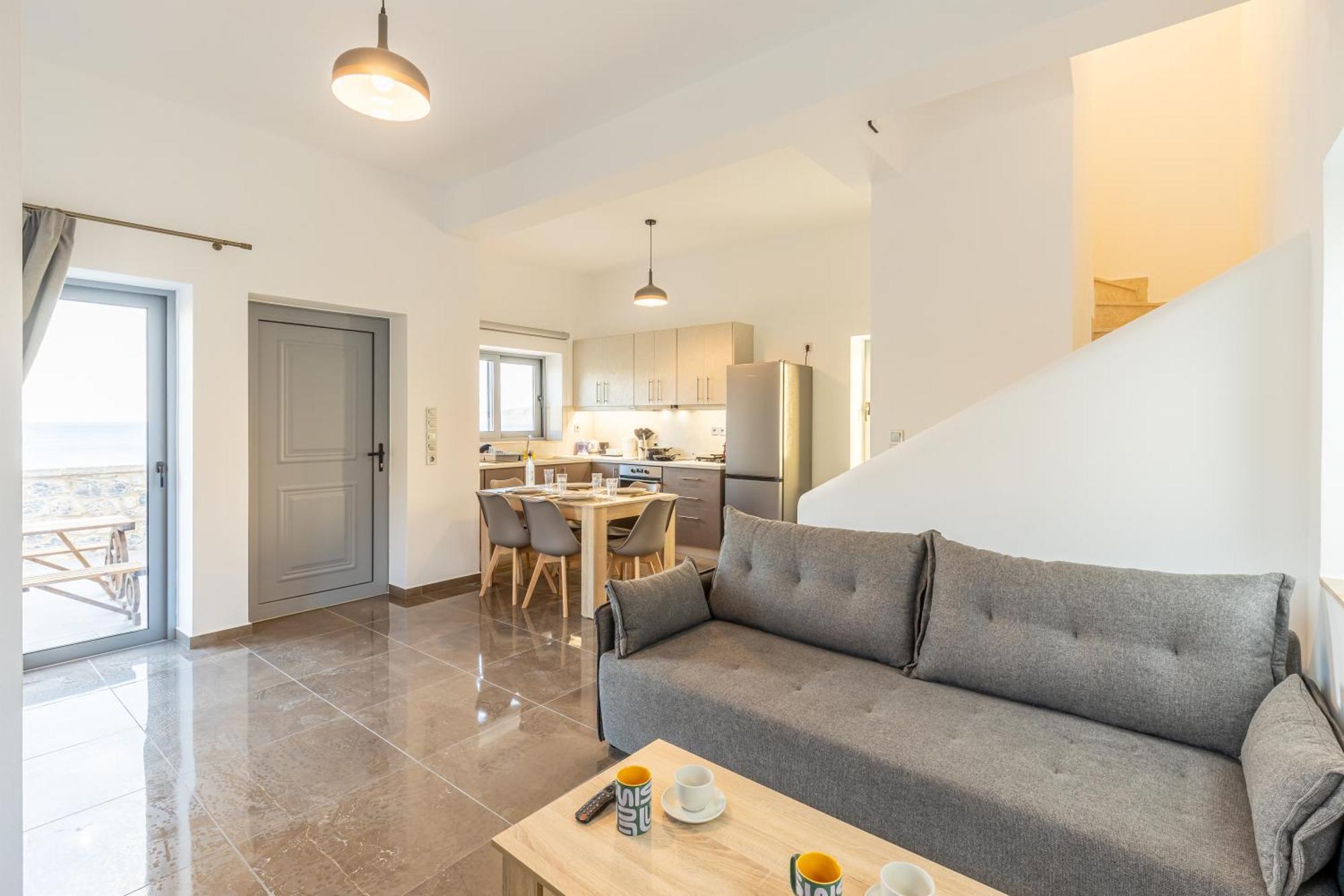 Katerina's - Beachfront Stone Paradise Holiday home